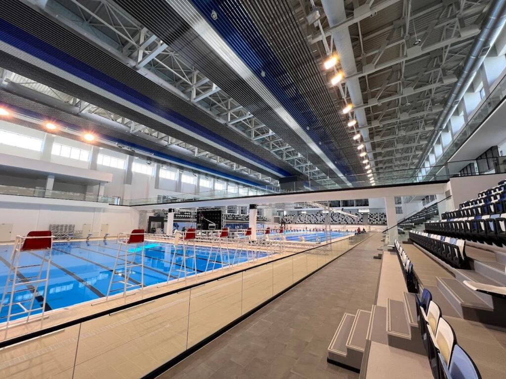 Bazin inot Otopeni pentru cursuri copii si adulti